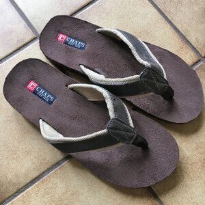 CHAPS Men’s Flip Flop Sandals Brown & Tan Memory Foam Size L (10-11) NWOT